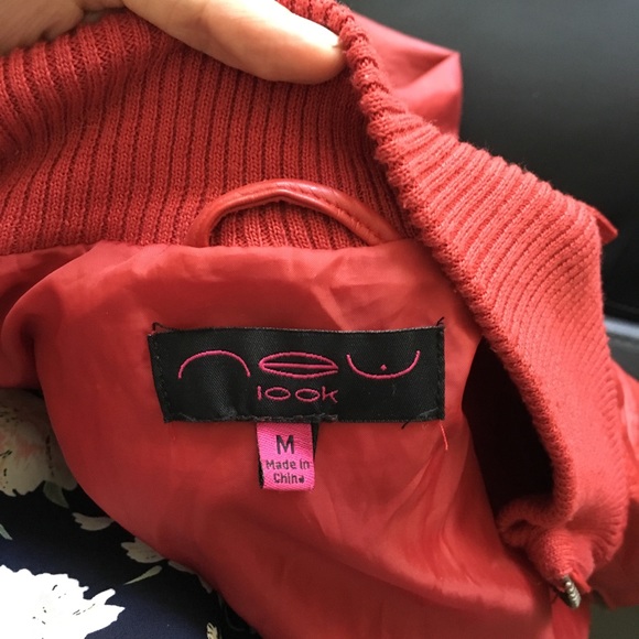 Red jacket - Picture 3 of 3